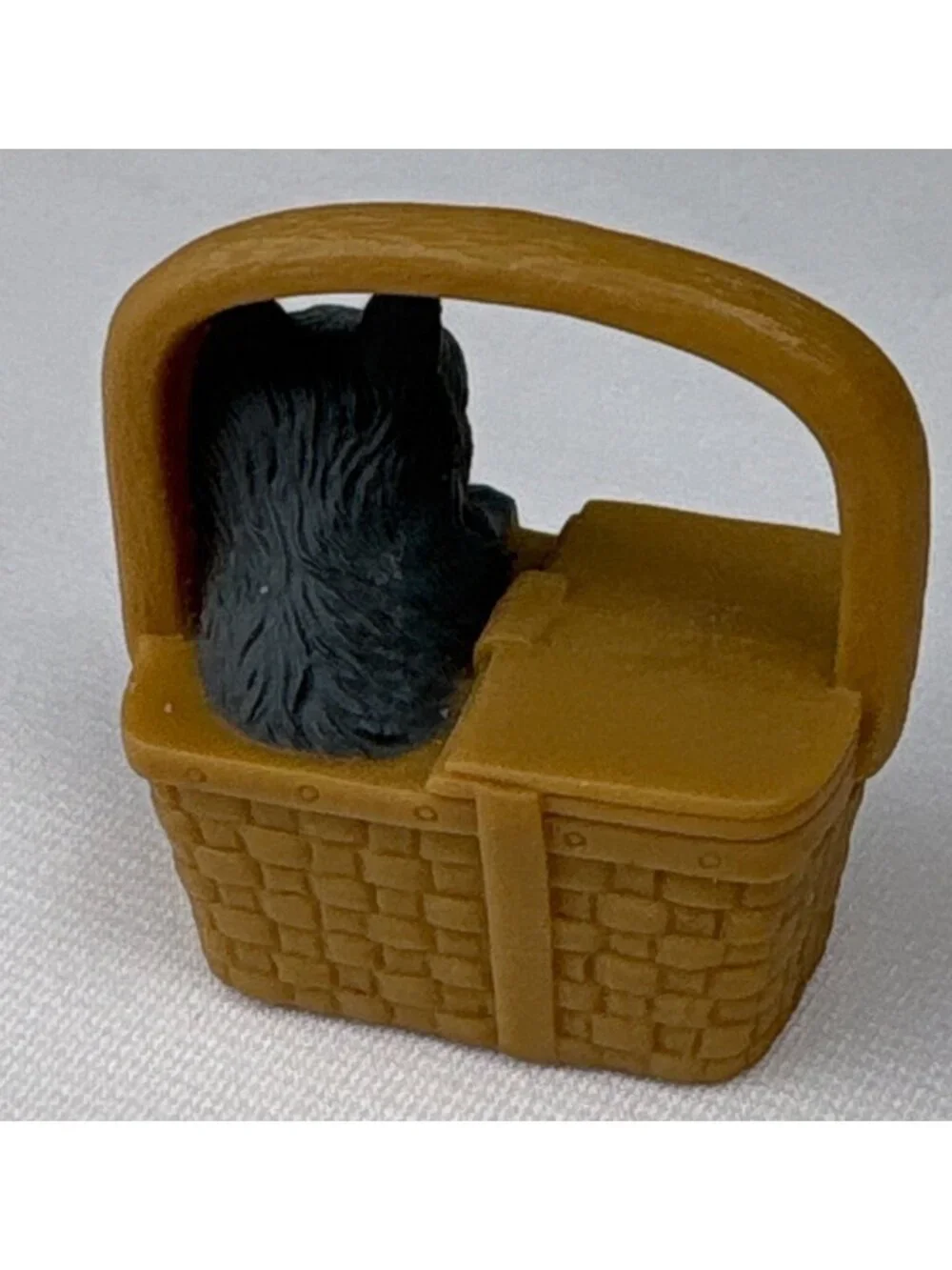 Madame Alexander Wizard of Oz Toto in Basket Vintage McDonalds Toy Collectible